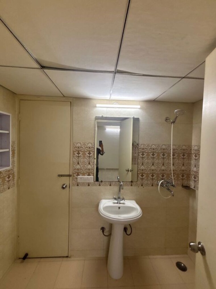 Bathroom, gaur-city-7th-avenue 3 Bedroom 1450 Sq.Ft. Apartment In Sector 4 Greater Noida Greater Noida 10510116
