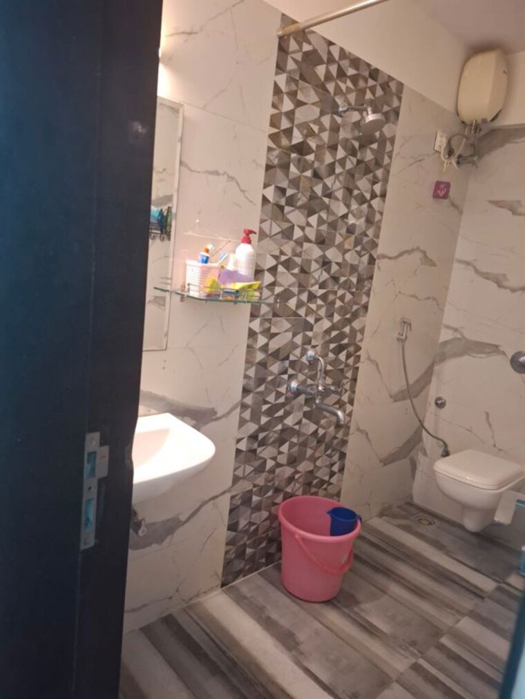 Bathroom, yash-orion 2 Bedroom 750 Sq.Ft. Apartment In Goregaon East Mumbai 10510119