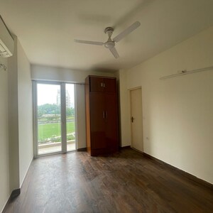 Room in 3.5 BHK Apartment at Conscient Heritage Max II, Sector 102 – for Rent