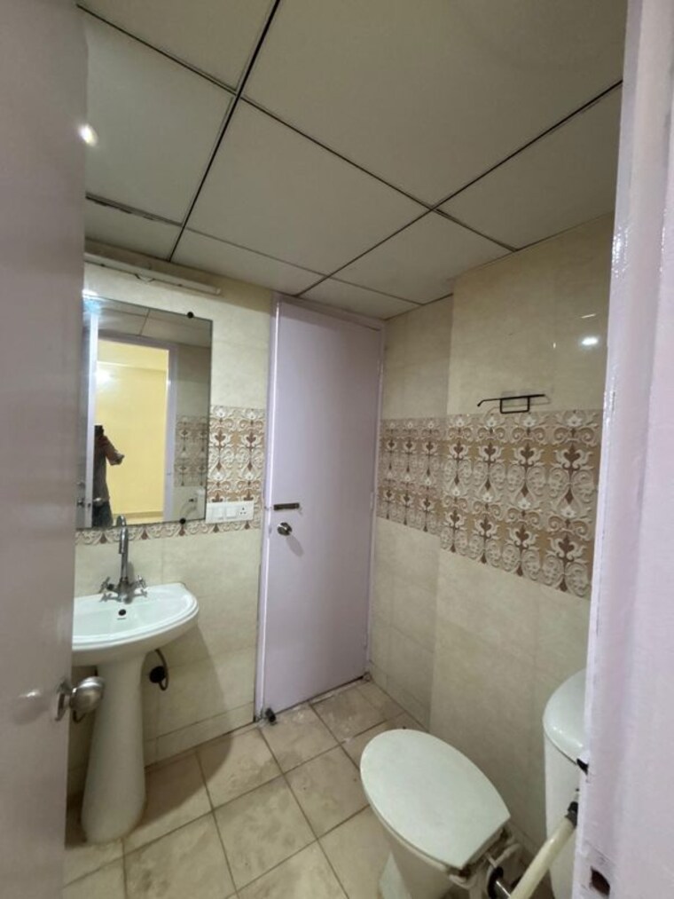 Bathroom, gaur-city-7th-avenue 3 Bedroom 1450 Sq.Ft. Apartment In Sector 4 Greater Noida Greater Noida 10510155