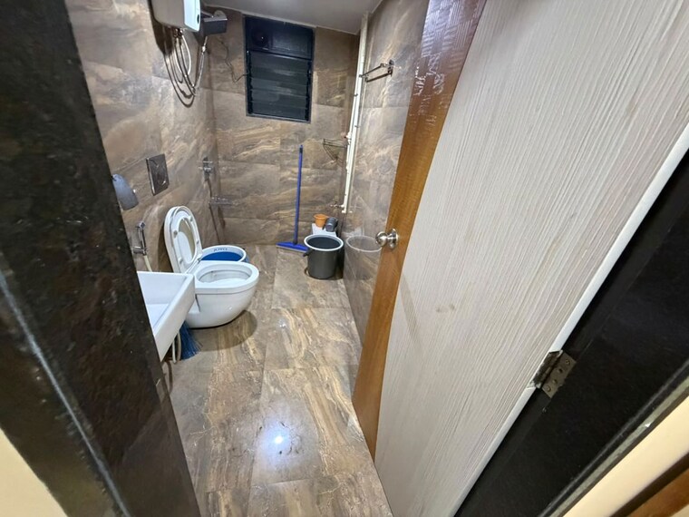 Bathroom, kalpavriksha-apartment 2.5 Bedroom 1050 Sq.Ft. Apartment In Vasant Vihar Thane 10510131