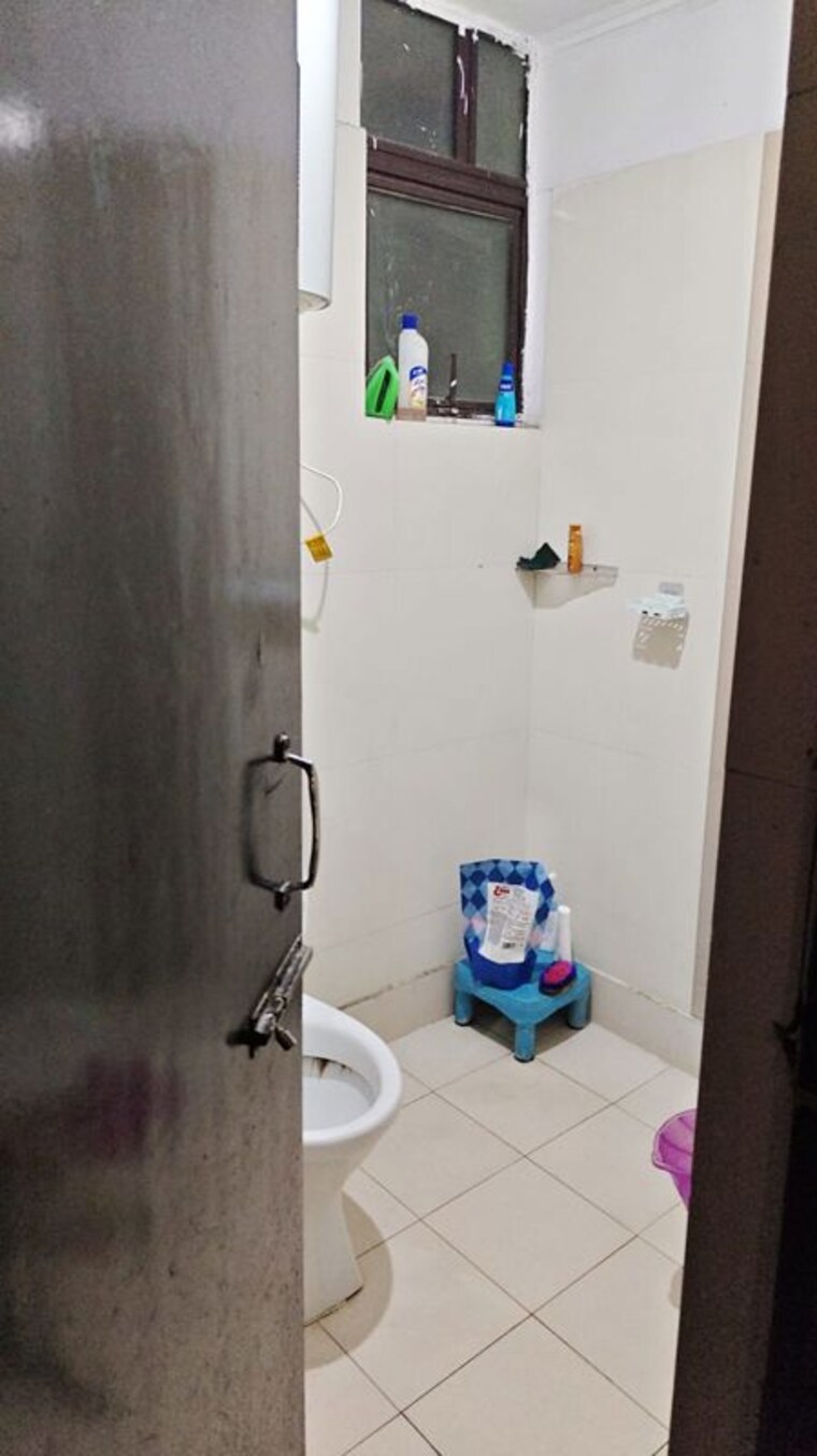 Bathroom, sg-impressions-58 3 Bedroom 1225 Sq.Ft. Apartment In Raj Nagar Extension Ghaziabad 10510161