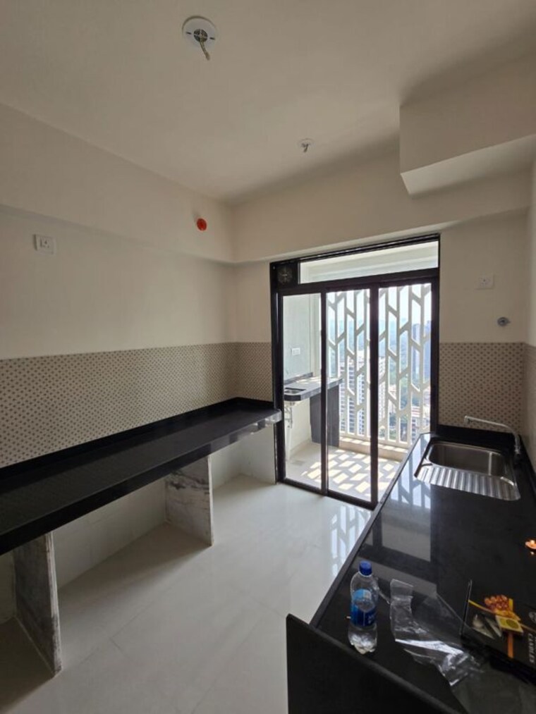 Balcony, lodha-woods 3.5 Bedroom 1300 Sq.Ft. Apartment In Kandivali East Mumbai 10510177