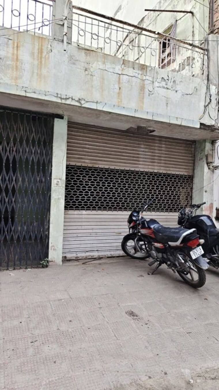  Parking, ashok nagar 3 Bedroom 200 Sq.Yd. Independent House In Ashok Nagar Ghaziabad 10510223