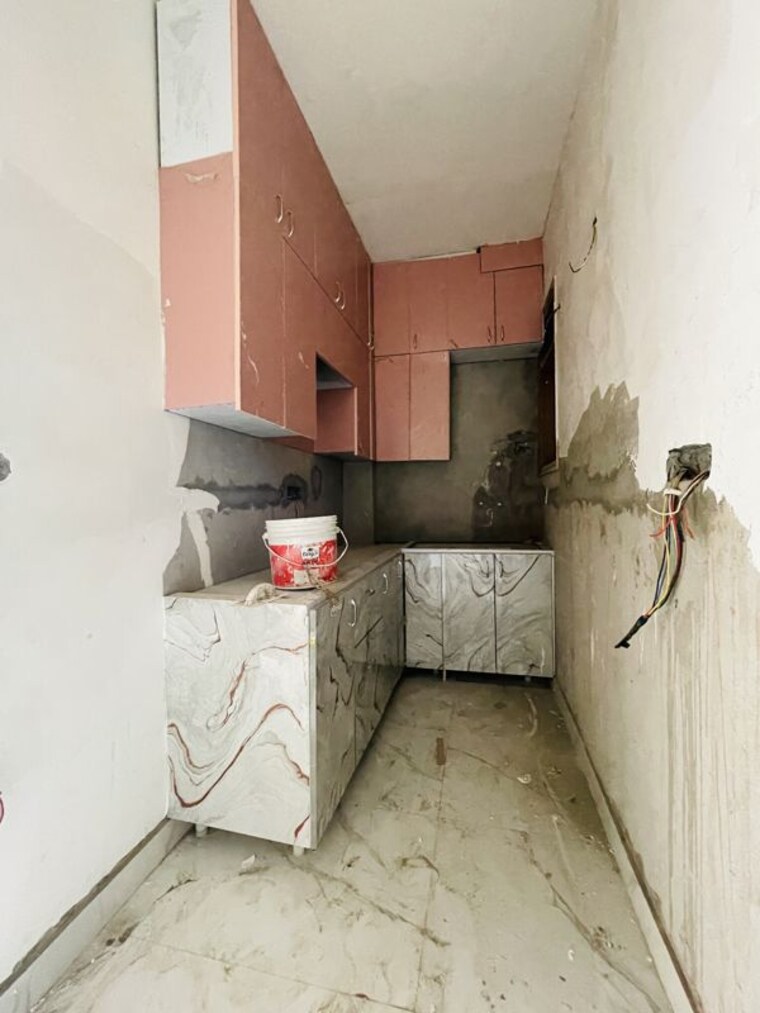 Kitchen, sector 73 2 Bedroom 1000 Sq.Ft. Builder Floor In Sector 73 Noida 10510235