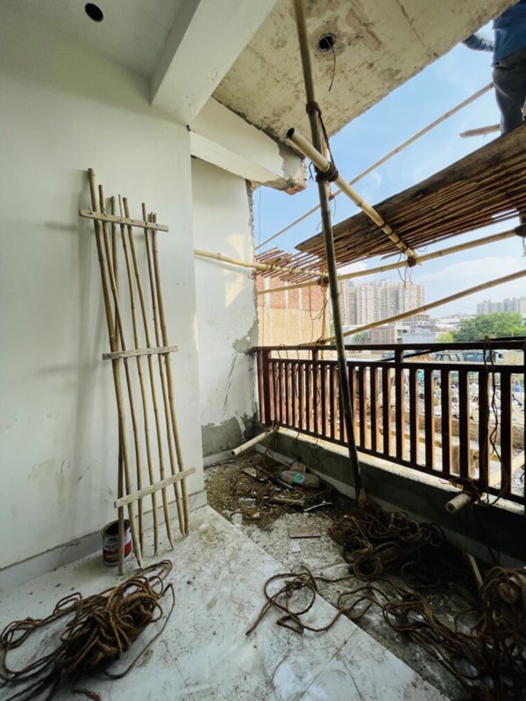 Balcony, sector 73 2 Bedroom 1000 Sq.Ft. Builder Floor In Sector 73 Noida 10510235