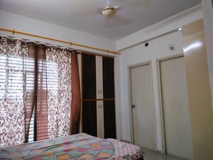 Bedroom in 2 BHK Apartment at Satellite – for Rent