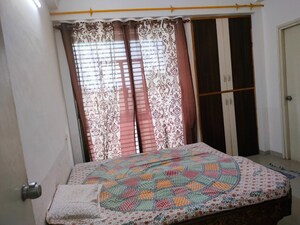 Bedroom in 2 BHK Apartment at Satellite – for Rent