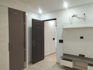 Room in 4 BHK Builder Floor at Parsvnath City, Sector 8 – for Rent