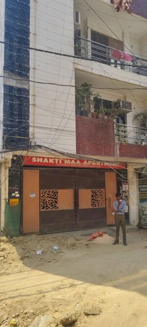  Apartment For Sale in Mohan Garden