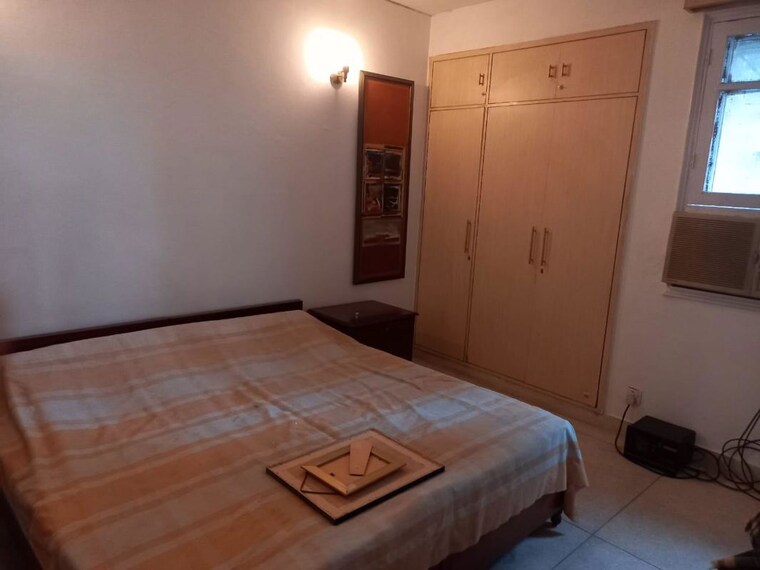 Bedroom, mayur vihar 3.5 Bedroom 1350 Sq.Ft. Apartment In Mayur Vihar Delhi 10510265