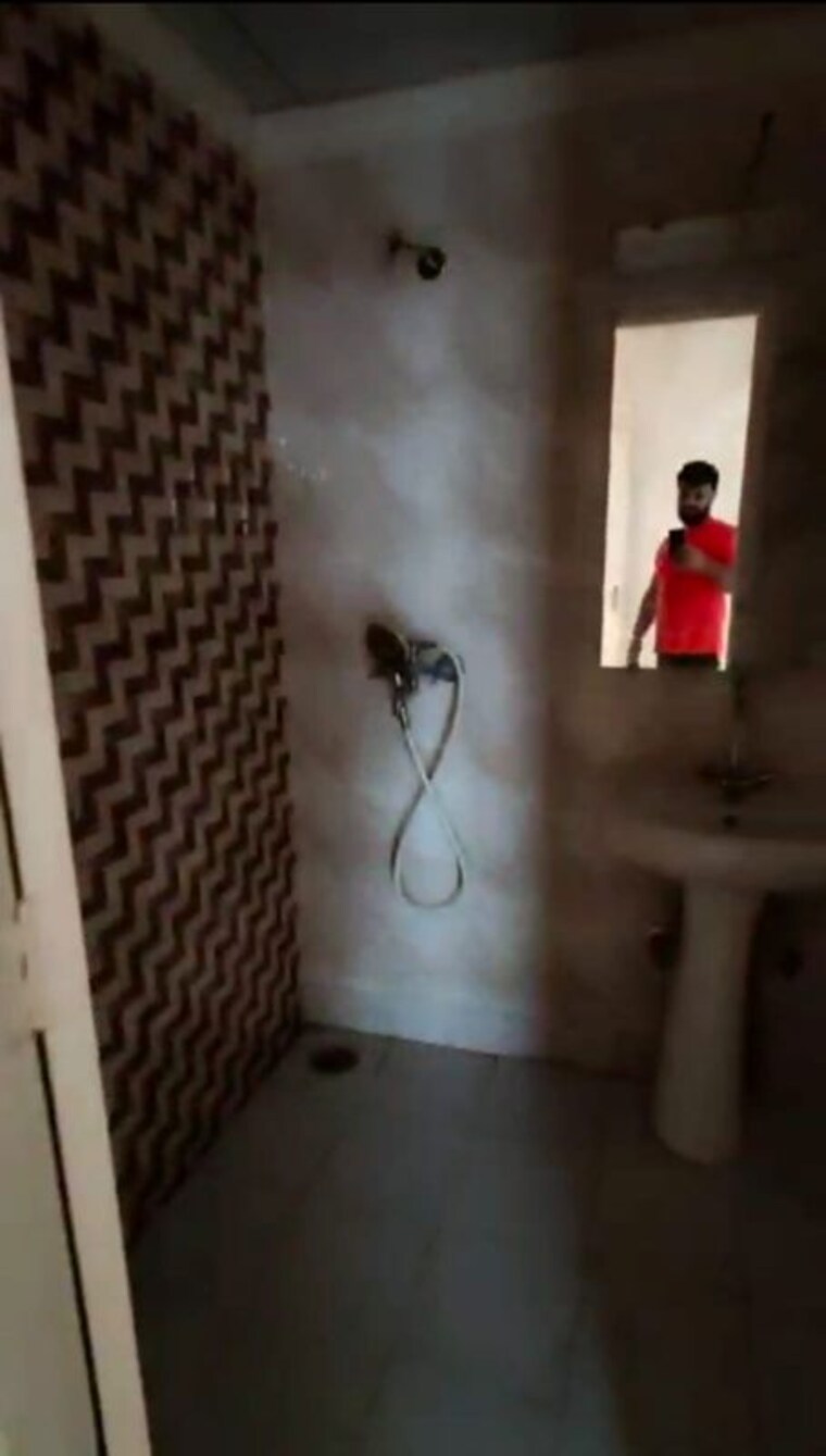 Bathroom, gaur-city-7th-avenue 3 Bedroom 1350 Sq.Ft. Apartment In Sector 4 Greater Noida Greater Noida 10510287