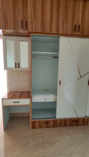 Furnished Amenities in 3 BHK Apartment at Gaur City 7th Avenue, Sector 4 Greater Noida – for Rent