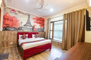Bedroom in 3 BHK Builder Floor at Sector 46 – for Rent