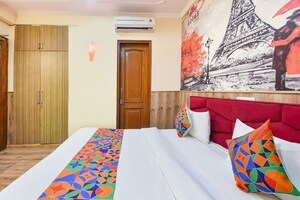 Bedroom in 3 BHK Builder Floor at Sector 46 – for Rent