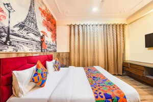 Bedroom in 3 BHK Builder Floor at Sector 46 – for Rent