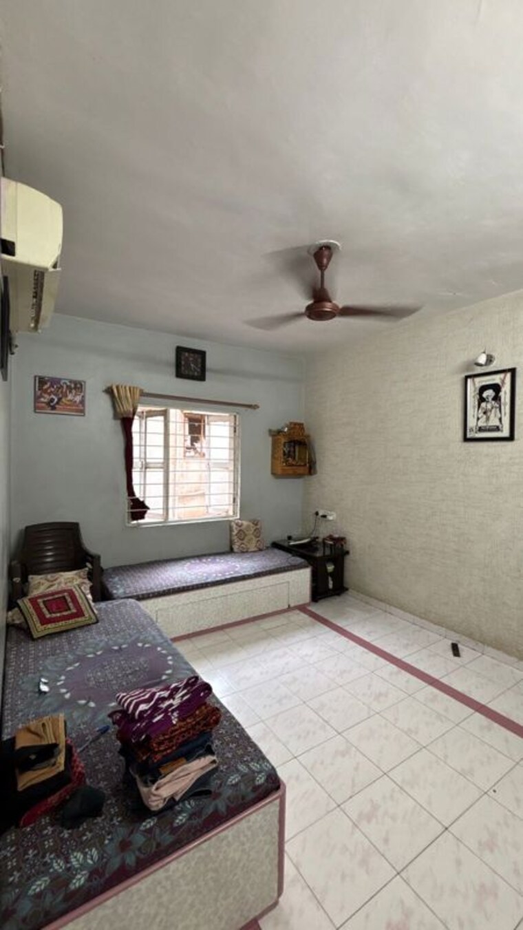 Living Room, satellite 1 Bedroom 550 Sq.Ft. Apartment In Satellite Ahmedabad 10510279