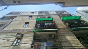  Apartment For Sale in Razapur Khurd