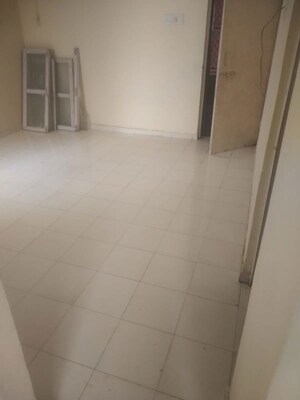 Room in 1 BHK Apartment at Makarba – for Rent