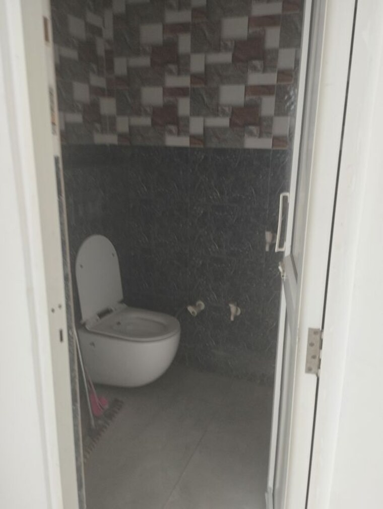 Bathroom, sector 16 Commercial Office Space 150 Sq.Yd. In Sector 16 Sonipat 10510315