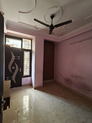 Room in 1 BHK Builder Floor at Vaishali Sector 5 – for Sale
