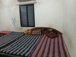 Bedroom in 2 BHK Villa at Satellite – for Rent