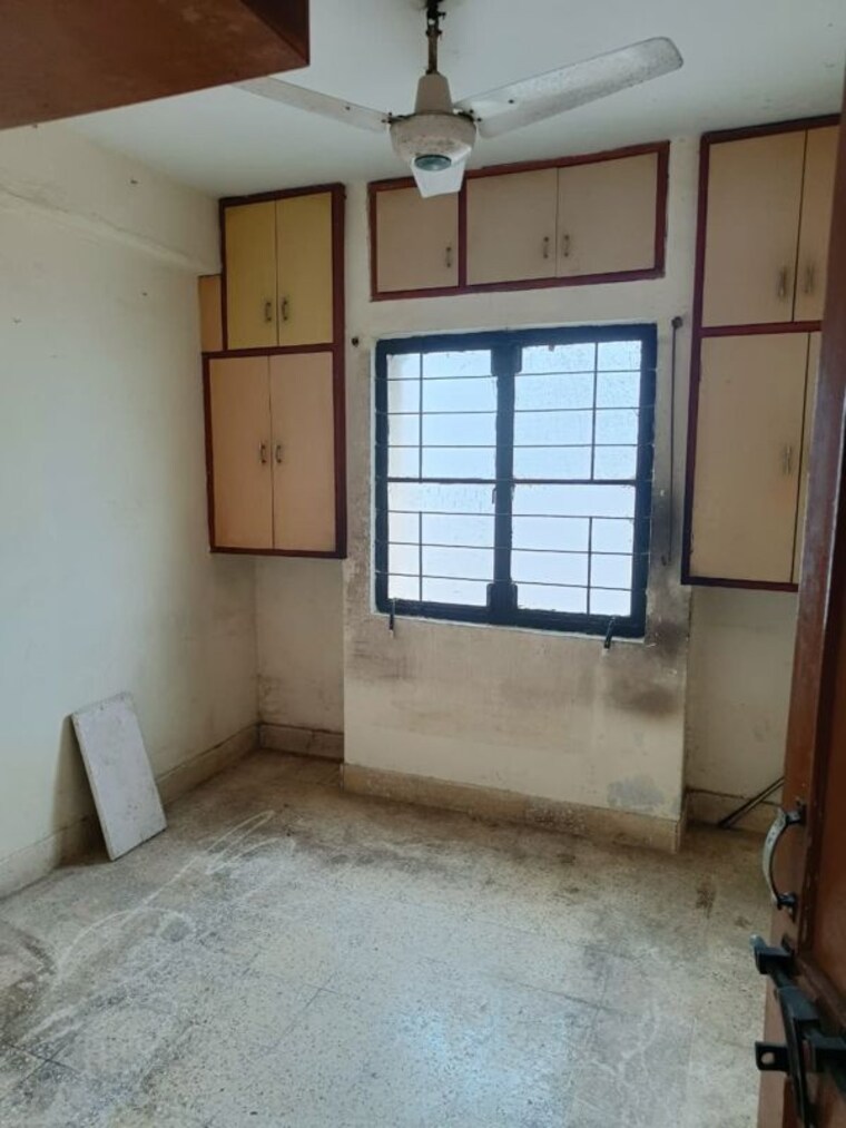 Room, jivraj park 1 Bedroom 550 Sq.Ft. Apartment In Jivraj Park Ahmedabad 10510386