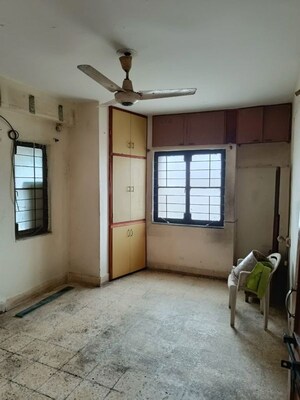 Room in 1 BHK Apartment at Jivraj Park – for Rent