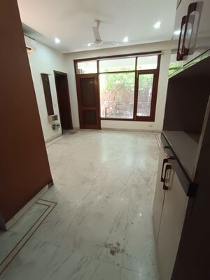 Room in 6+ BHK Independent House at DLF Plaza Tower, Sector 26a – for Rent