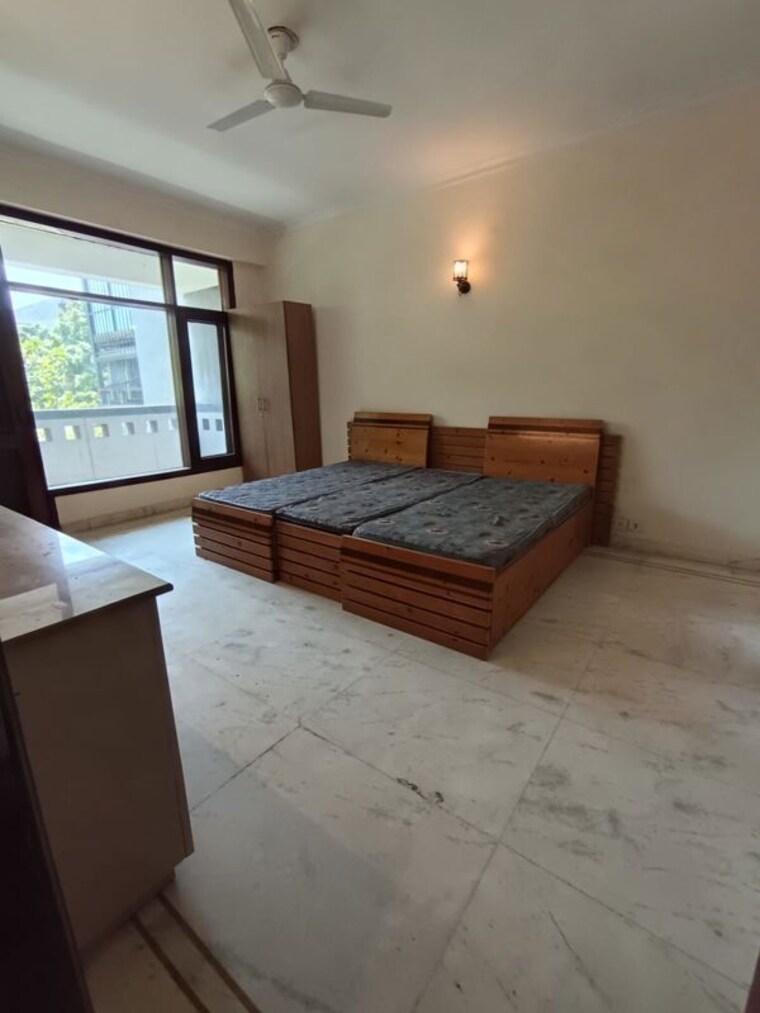 Bedroom, dlf-plaza-tower 6+ Bedroom 500 Sq.Yd. Independent House In Sector 26a Gurgaon 10510370