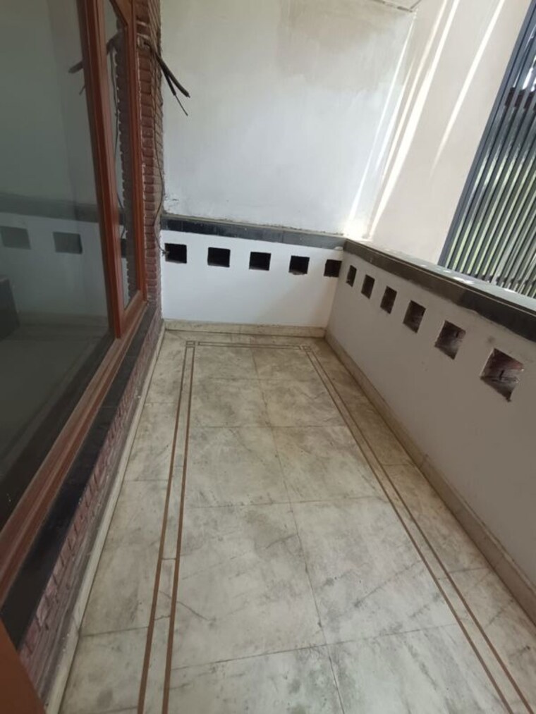 Balcony, dlf-plaza-tower 6+ Bedroom 500 Sq.Yd. Independent House In Sector 26a Gurgaon 10510370