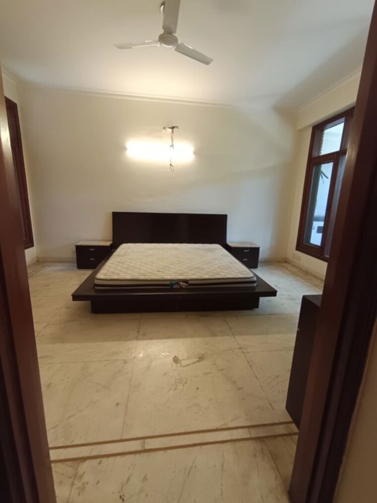 Bedroom, dlf-plaza-tower 6+ Bedroom 500 Sq.Yd. Independent House In Sector 26a Gurgaon 10510370