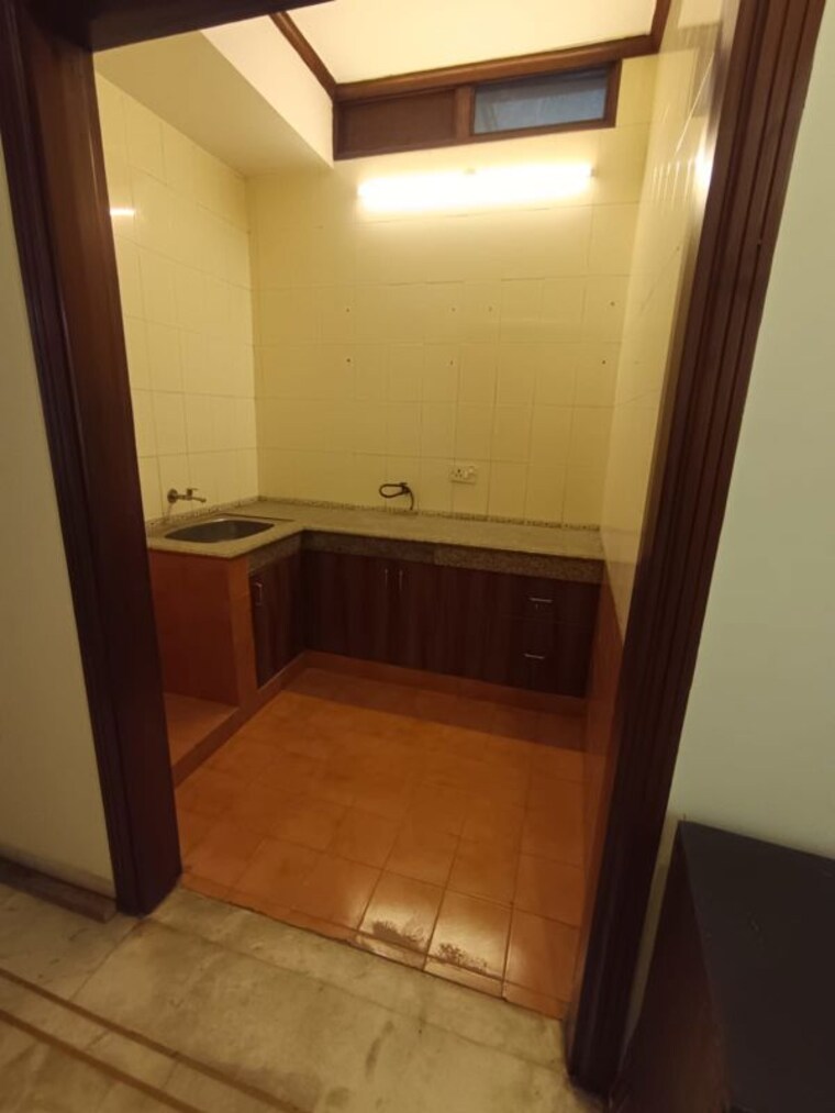 Bathroom, dlf-plaza-tower 6+ Bedroom 500 Sq.Yd. Independent House In Sector 26a Gurgaon 10510370