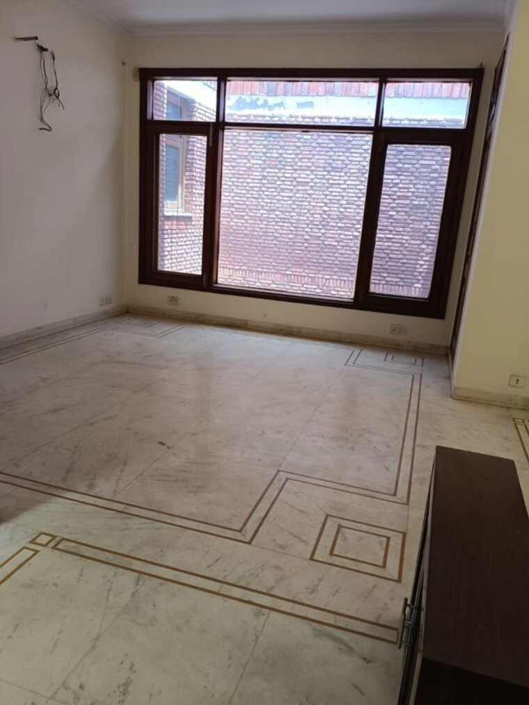 Room, dlf-plaza-tower 6+ Bedroom 500 Sq.Yd. Independent House In Sector 26a Gurgaon 10510370