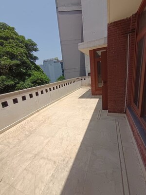 6+ BHK Independent House For Rent in DLF Plaza Tower, Sector 26a