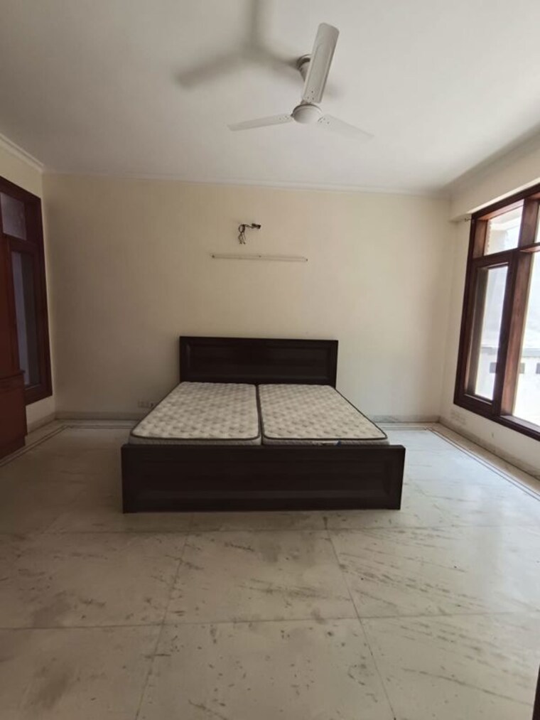 Living Room, dlf-plaza-tower 6+ Bedroom 500 Sq.Yd. Independent House In Sector 26a Gurgaon 10510370