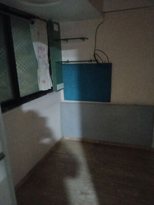 Furnished Amenities in 2.5 BHK Apartment at Amazon Apartments, Borivali West – for Rent