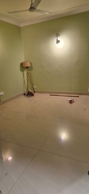Room in 4 BHK Builder Floor at Greater Kailash ii – for Rent