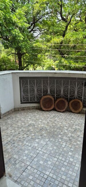 Parking in 4 BHK Builder Floor at Greater Kailash ii – for Rent