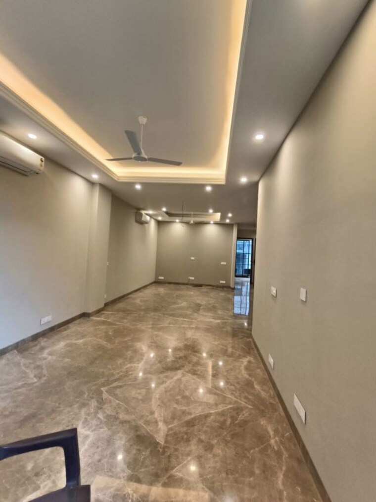 undefined, greater kailash ii 3 Bedroom 250 Sq.Yd. Builder Floor In Greater Kailash ii Delhi 10510537