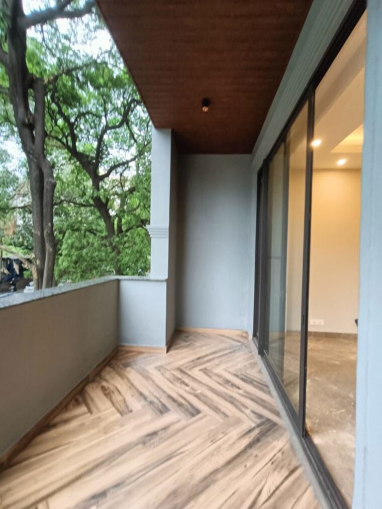 Room, greater kailash ii 3 Bedroom 250 Sq.Yd. Builder Floor In Greater Kailash ii Delhi 10510537
