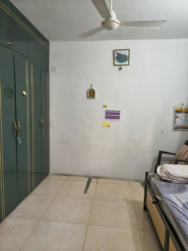 Room, shantidoot-society 3 Bedroom 2500 Sq.Ft. Apartment In Parvati Paytha Pune 10510534