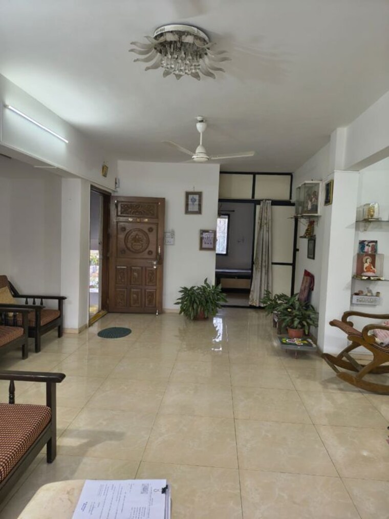 Living Room, shantidoot-society 3 Bedroom 2500 Sq.Ft. Apartment In Parvati Paytha Pune 10510534