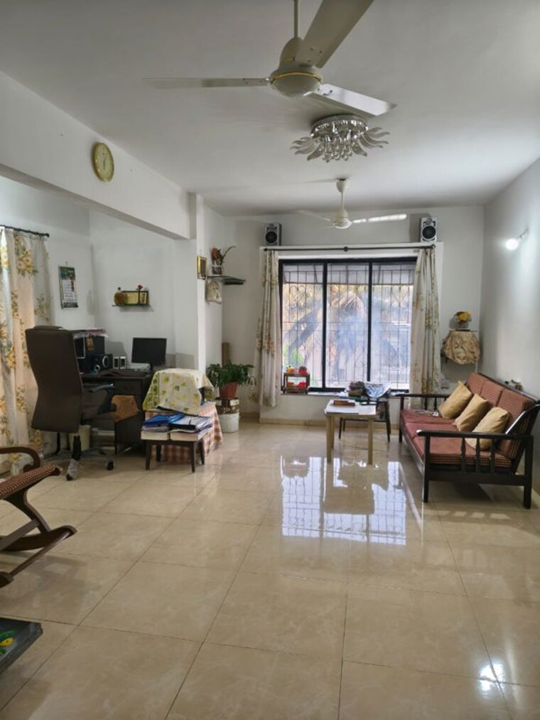 Living Room, shantidoot-society 3 Bedroom 2500 Sq.Ft. Apartment In Parvati Paytha Pune 10510534