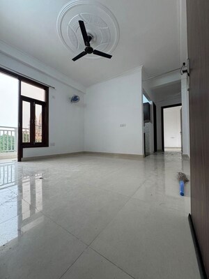 Room in 1 BHK Apartment at Chattarpur – for Rent
