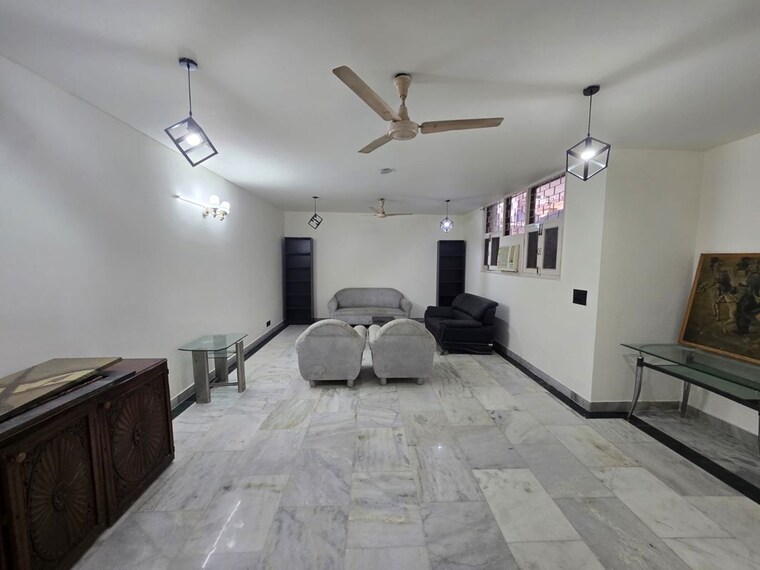 Team Area, anand niketan 4 Bedroom 330 Sq.Yd. Builder Floor In Anand Niketan Delhi 10510564