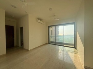 Room in 3 BHK Apartment at Piramal Mahalaxmi, Mahalaxmi – for Rent