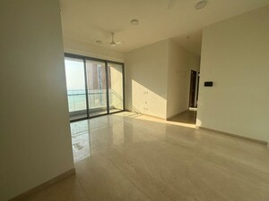 Room in 3 BHK Apartment at Piramal Mahalaxmi, Mahalaxmi – for Rent