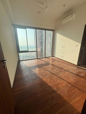 Room in 3 BHK Apartment at Piramal Mahalaxmi, Mahalaxmi – for Rent