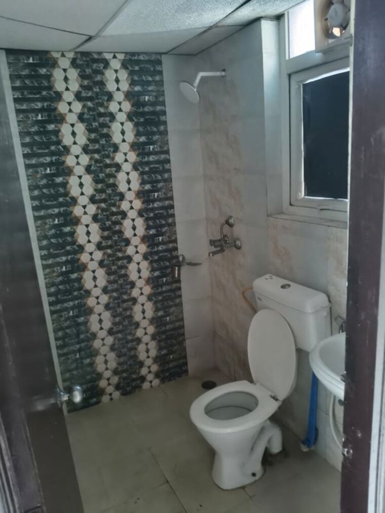 Bathroom, signature-signum-36 2 Bedroom 583 Sq.Ft. Apartment In Sohna Sector 36 Gurgaon 10510574